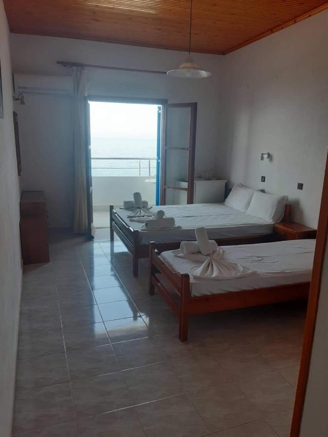 Tarra Hotel Agia Roumeli Buitenkant foto