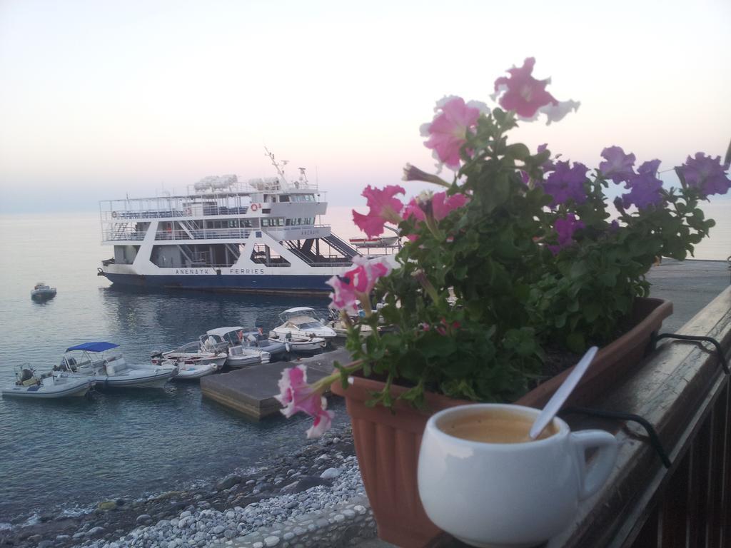 Tarra Hotel Agia Roumeli Buitenkant foto